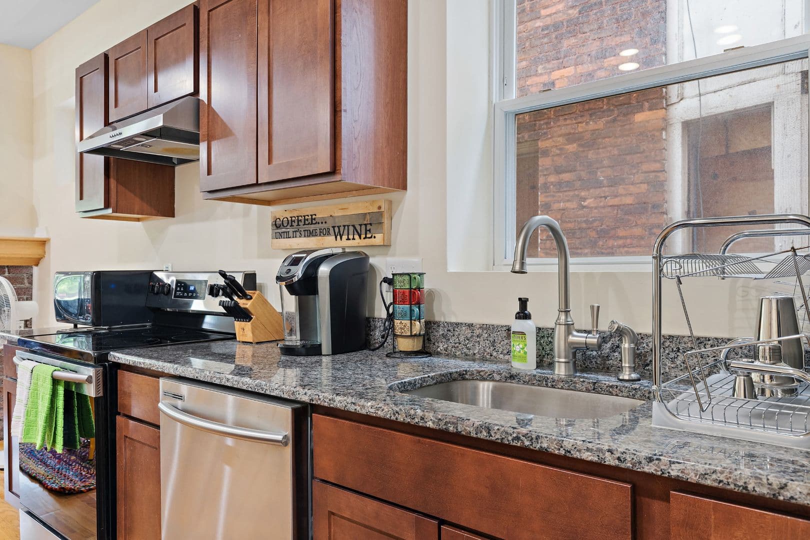 DETROIT Apartment: 524-526 E KIRBY