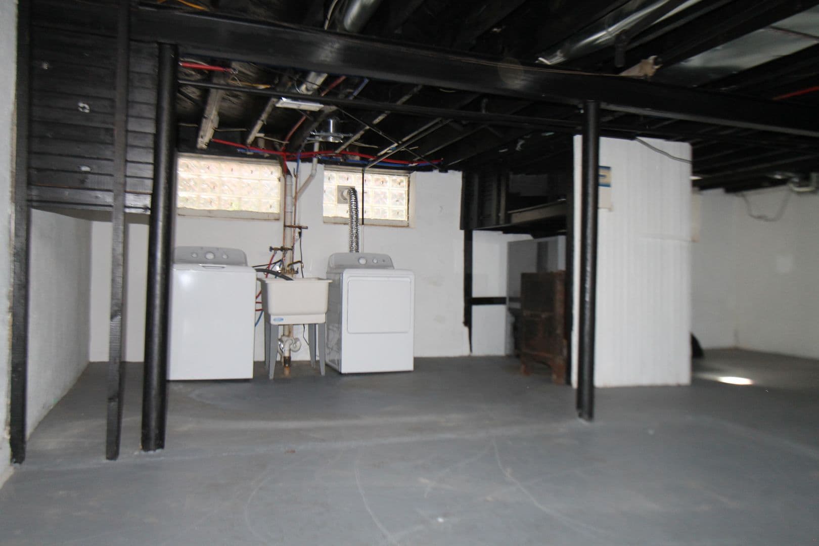 Detroit Apartment: 18714-16 Greenlawn St.