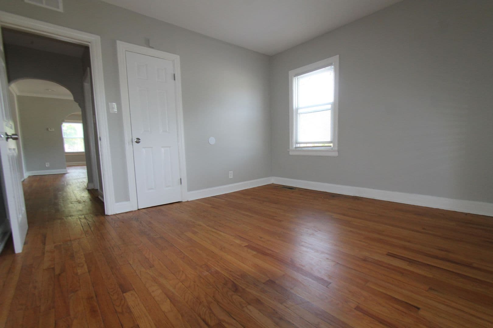Detroit Apartment: 18714-16 Greenlawn St.