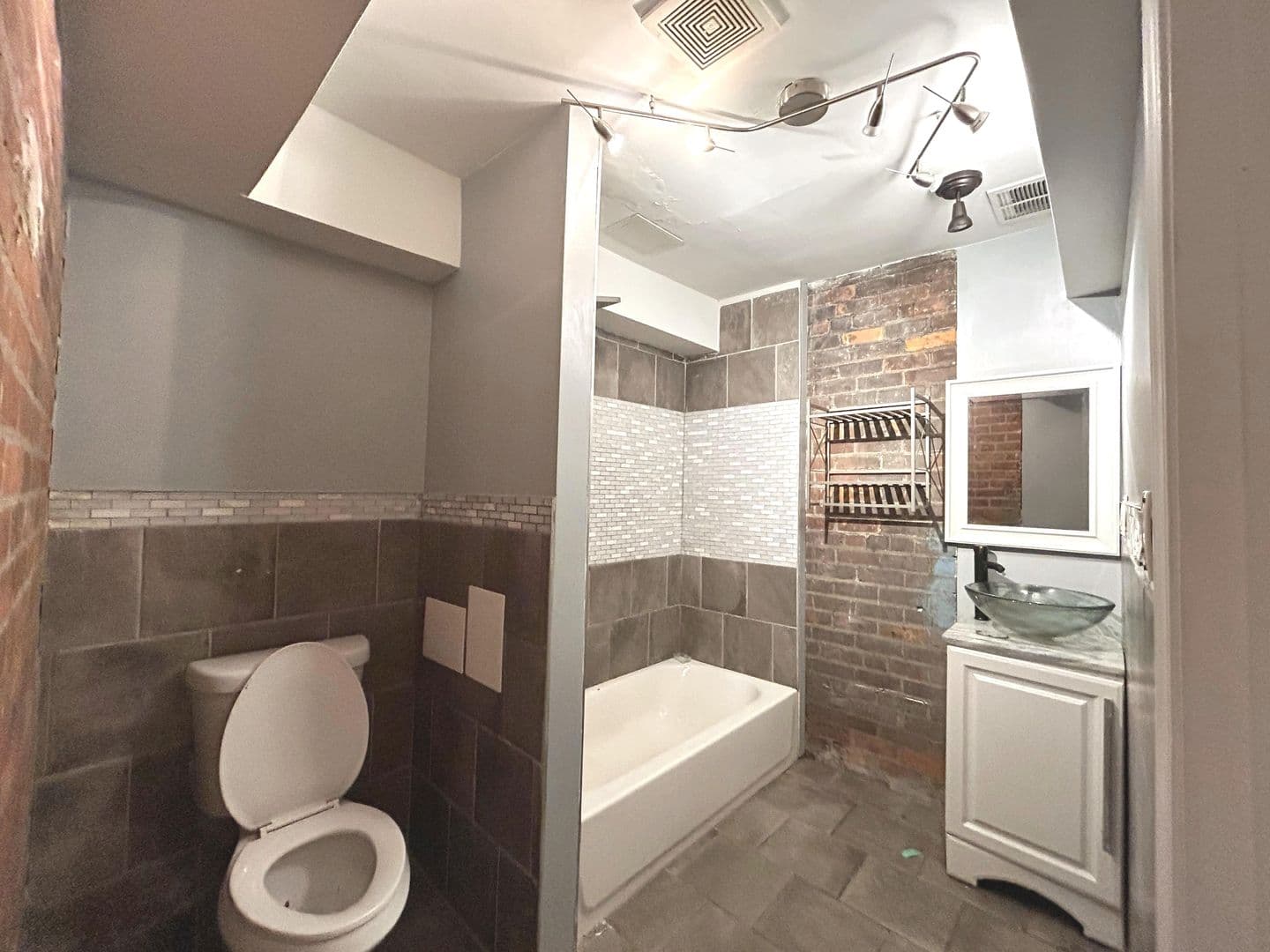 Detroit Apartment: 514 Kirby