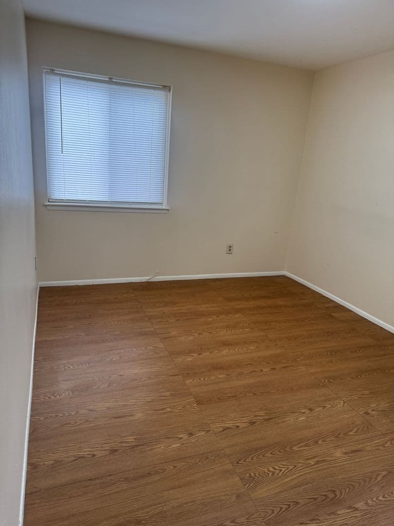 Detroit Apartment: 15800 Hubbell Street