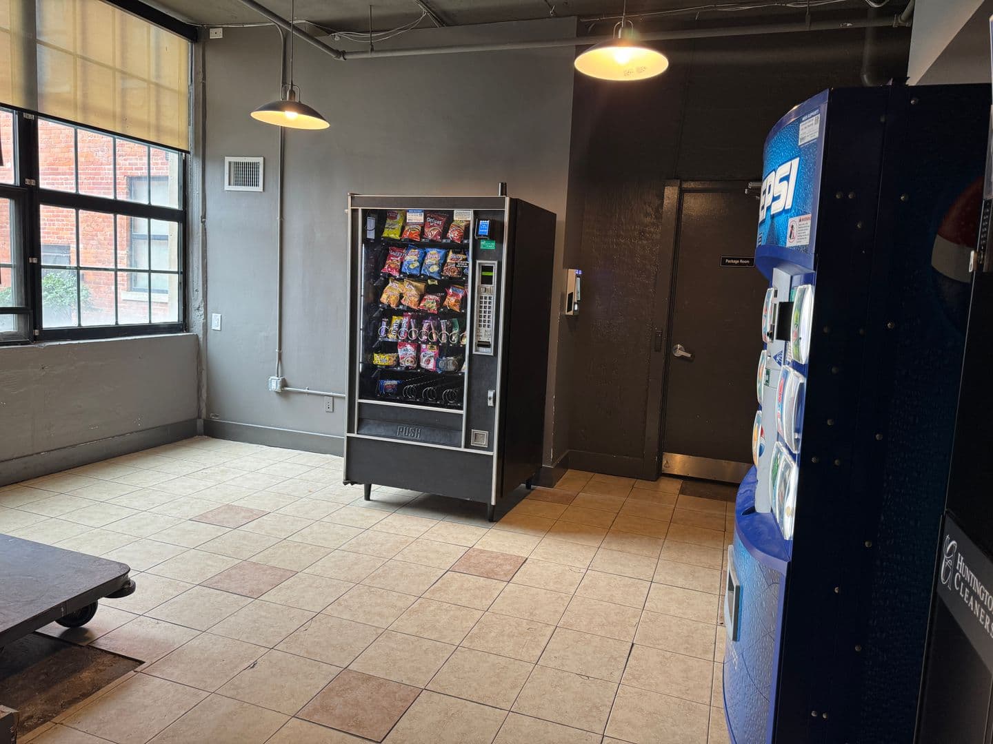 Detroit Condo: 6533 E Jefferson Ave - 114