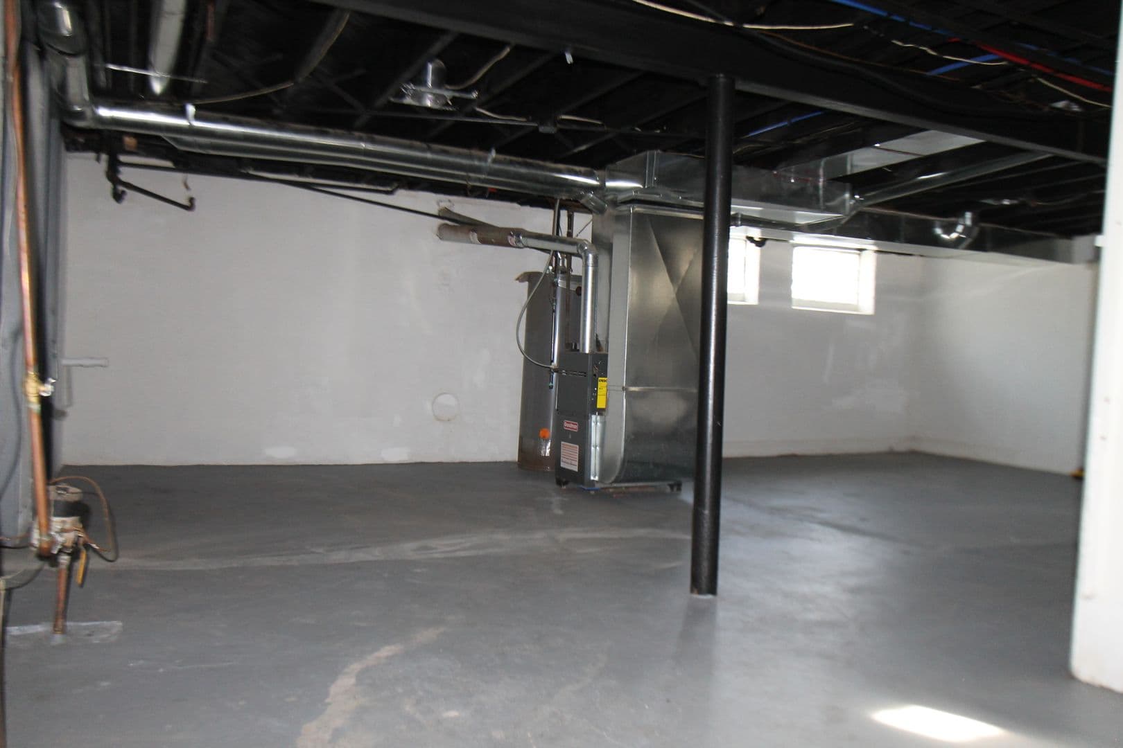 Detroit Apartment: 18714-16 Greenlawn St.