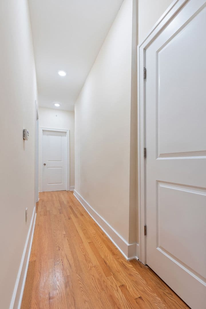 DETROIT Apartment: 524-526 E KIRBY