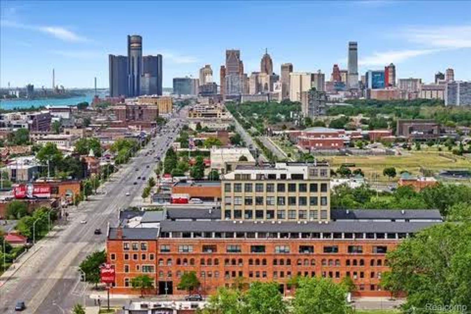 Detroit Condo: 6533 E Jefferson Ave - 114