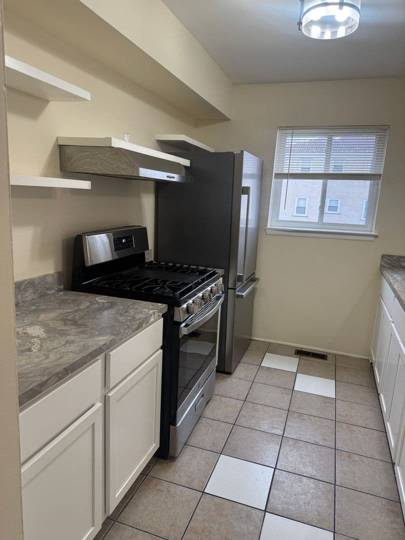 Detroit Apartment: 15800 Hubbell Street