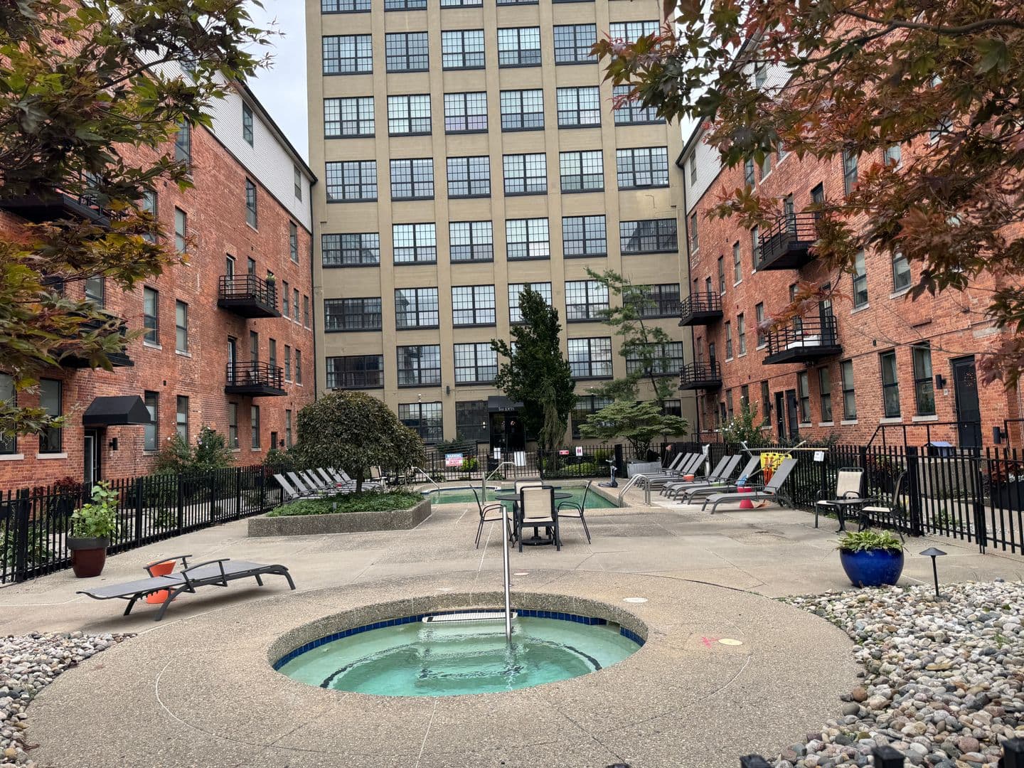 Detroit Condo: 6533 E Jefferson Ave - 114