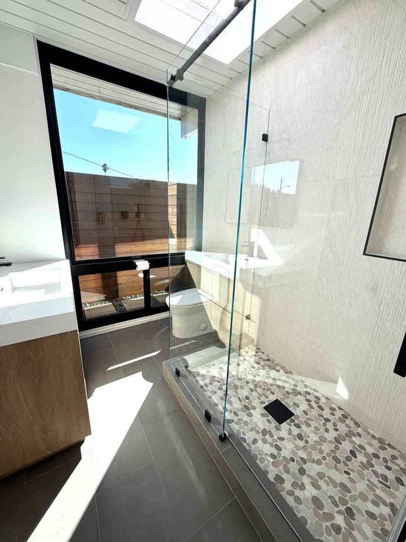 Santa Barbara House: 222 La Jolla Drive