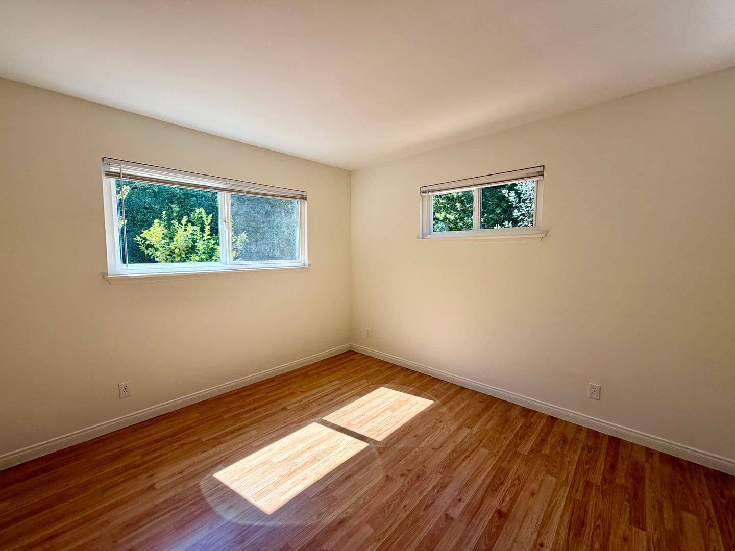 Santa Barbara House: 943 N Patterson Ave