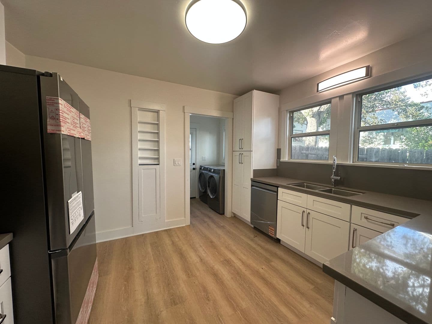 Santa Barbara House: 417 Montgomery St