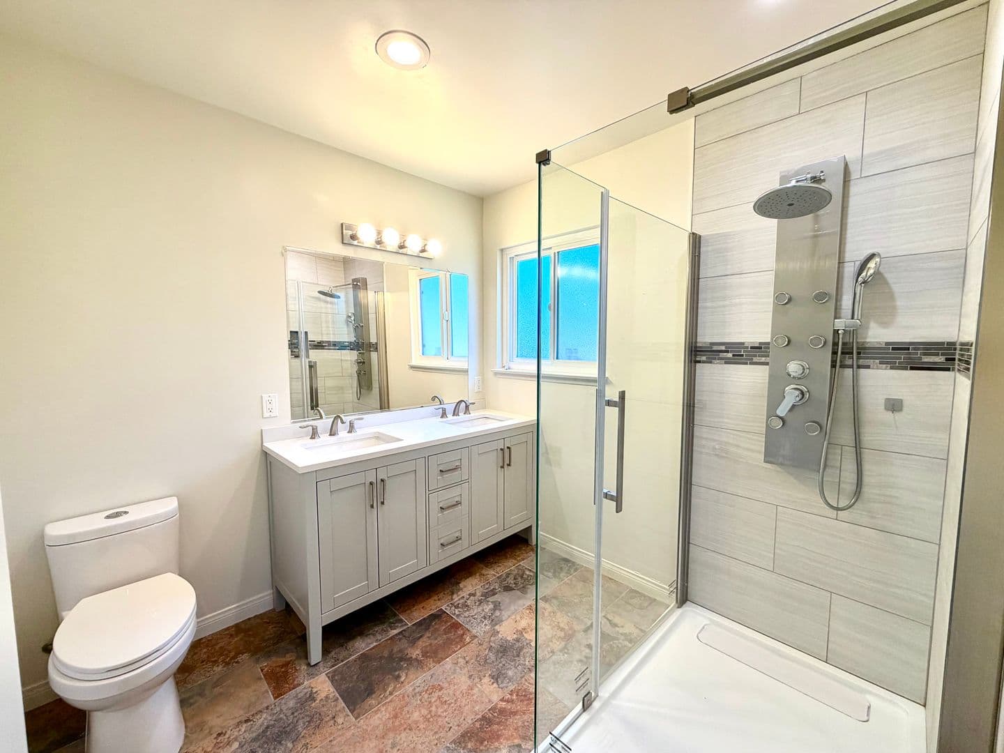 Santa Barbara House: 943 N Patterson Ave