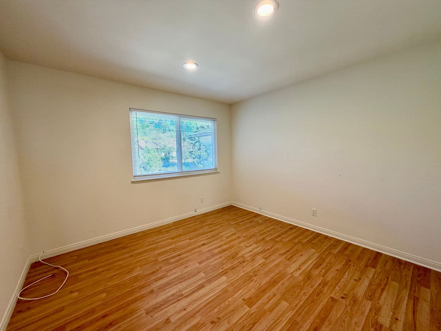 Santa Barbara House: 943 N Patterson Ave