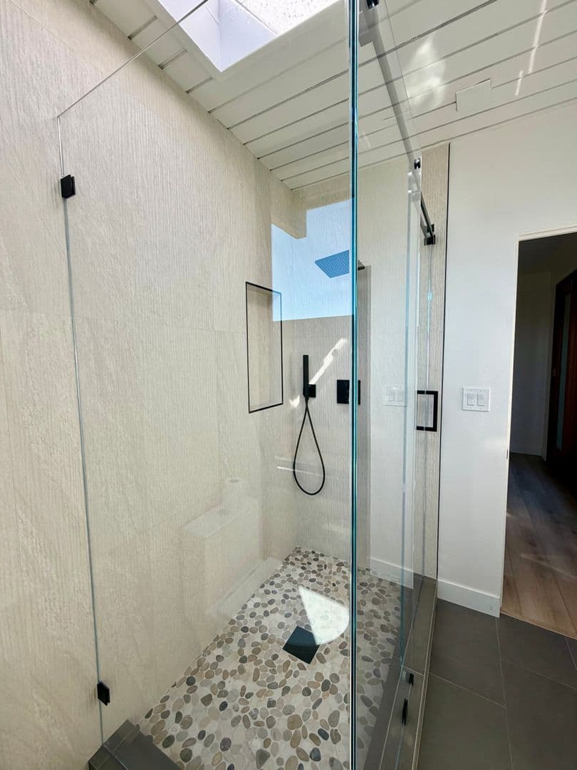 Santa Barbara House: 222 La Jolla Drive