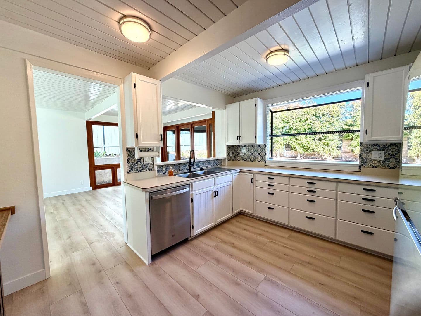 Santa Barbara House: 222 La Jolla Drive