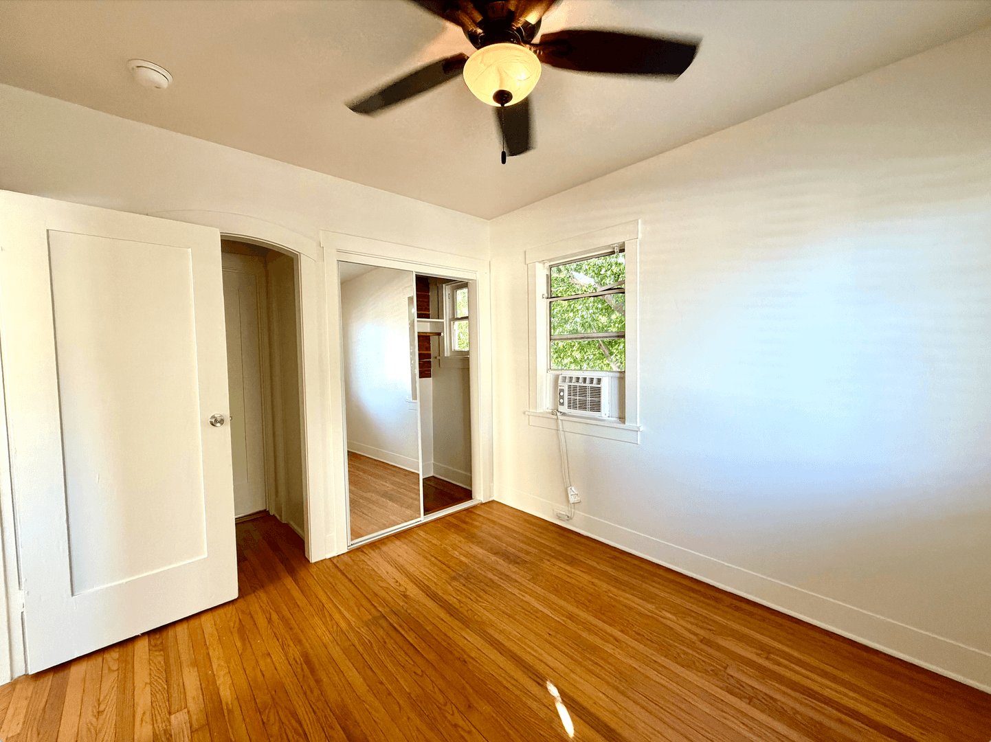 Santa Barbara House: 1325 Laguna St