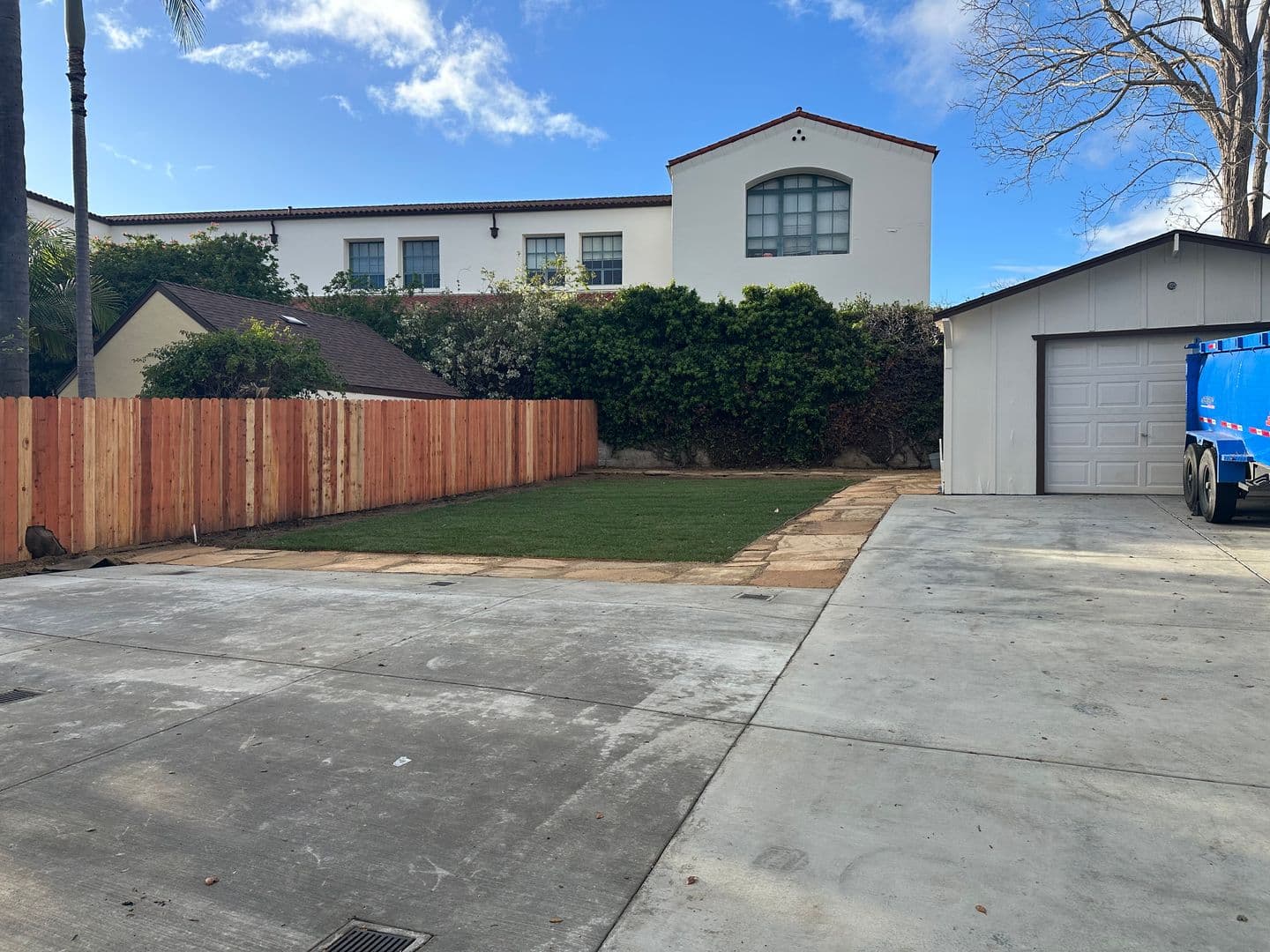 Santa Barbara House: 417 Montgomery St