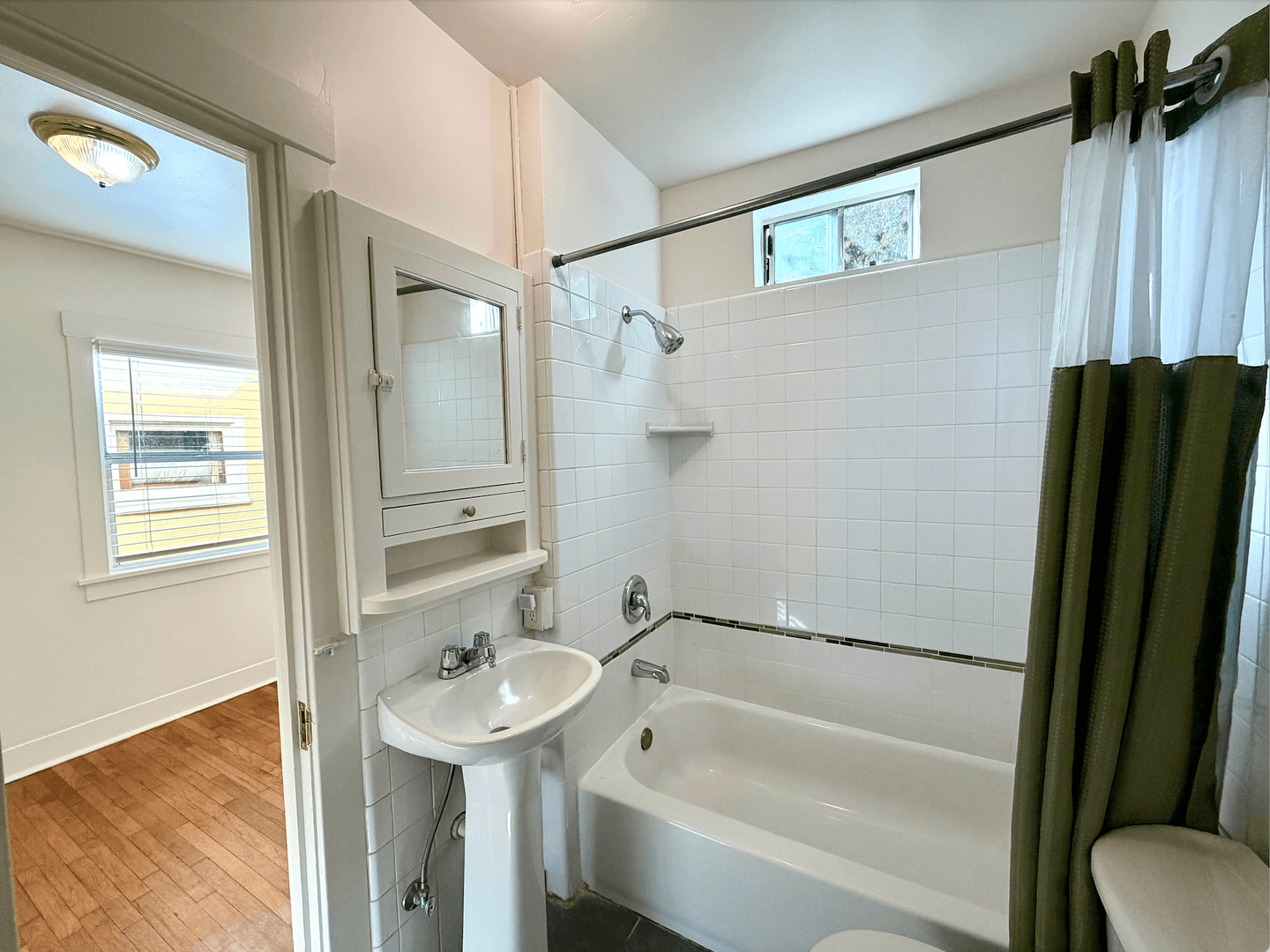 Santa Barbara House: 1325 Laguna St