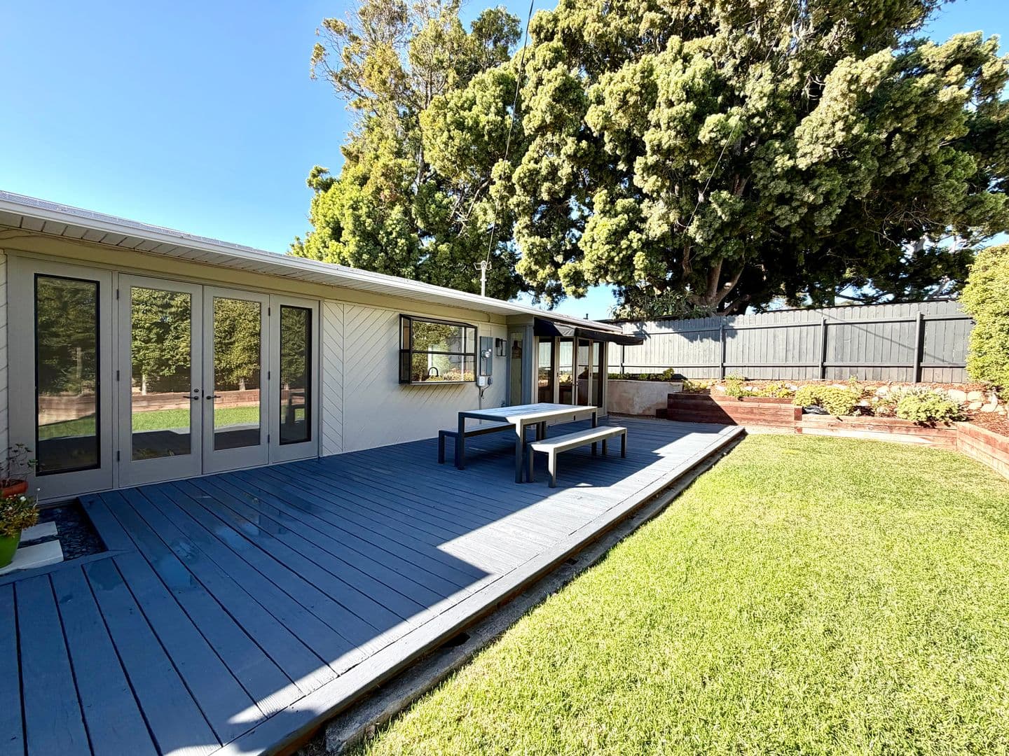 Santa Barbara House: 222 La Jolla Drive