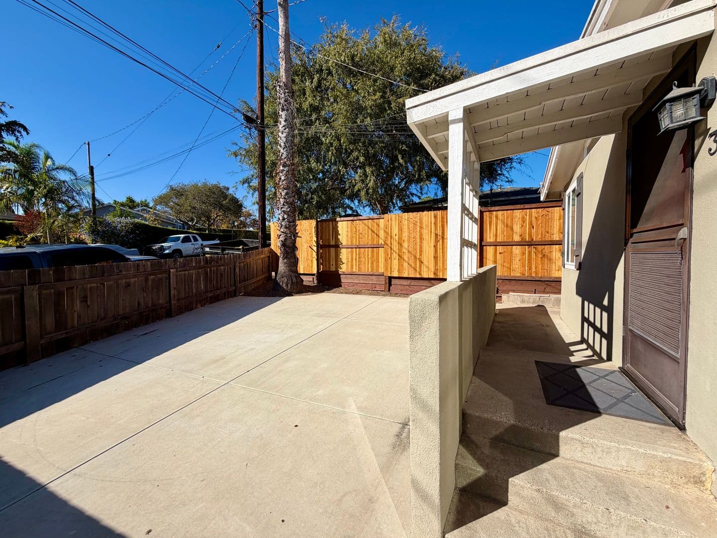 Santa Barbara House: 34 A Betty Drive