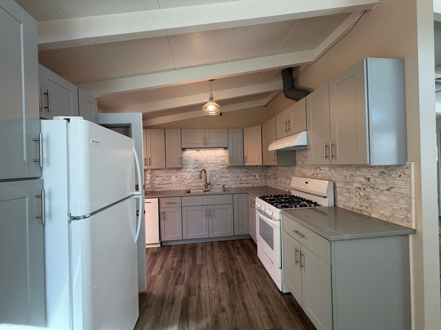 Santa Barbara House: 34 A Betty Drive