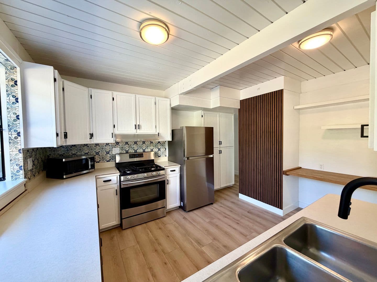 Santa Barbara House: 222 La Jolla Drive
