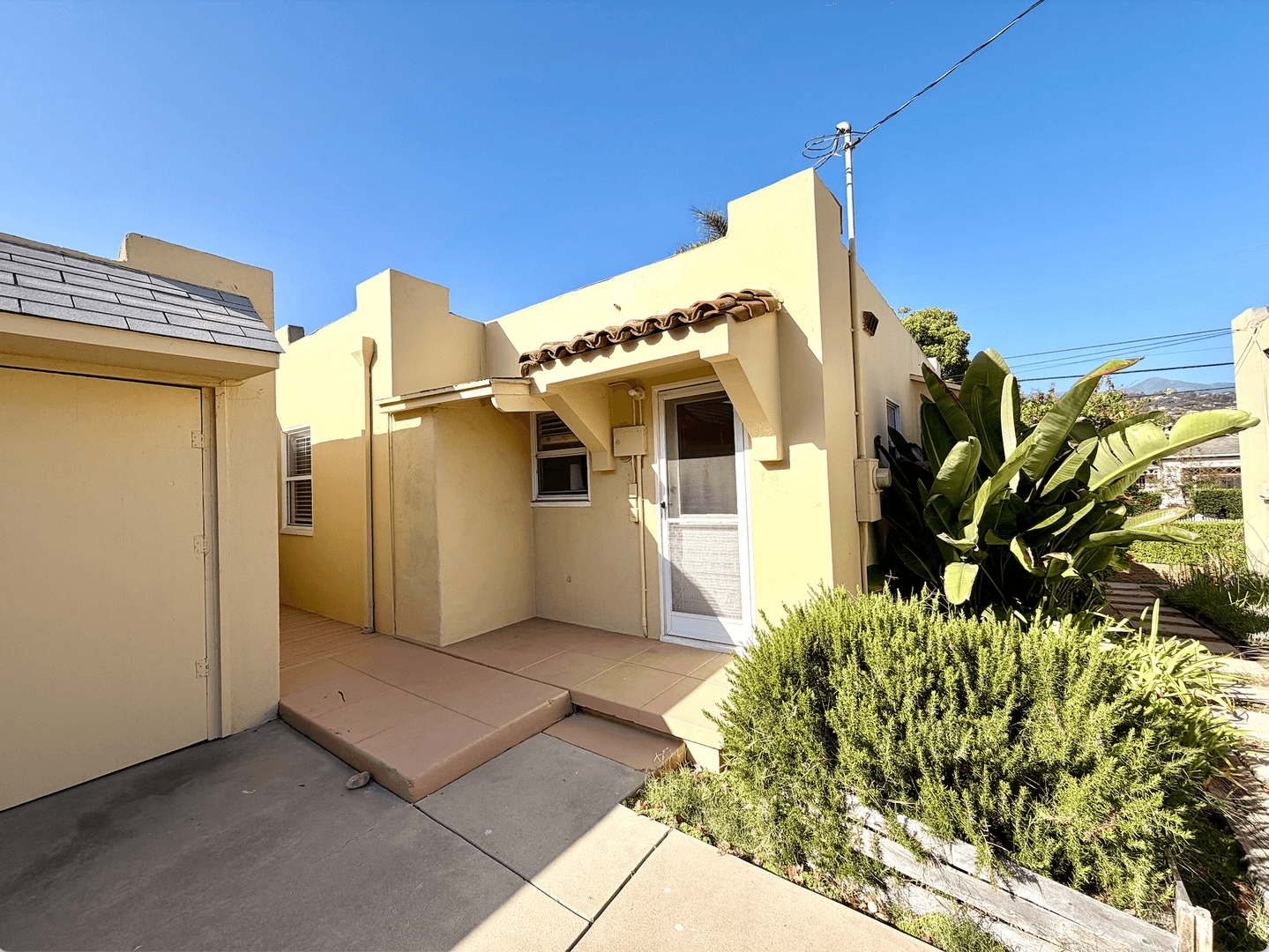 Santa Barbara House: 1325 Laguna St