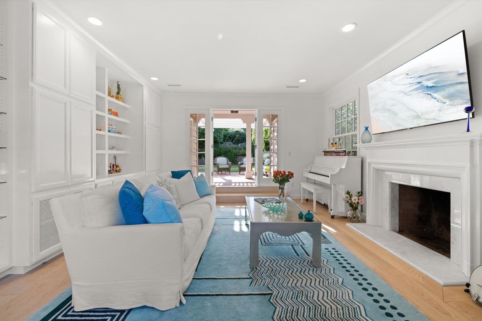 Santa Barbara House: 3735 Lincolnwood Dr.