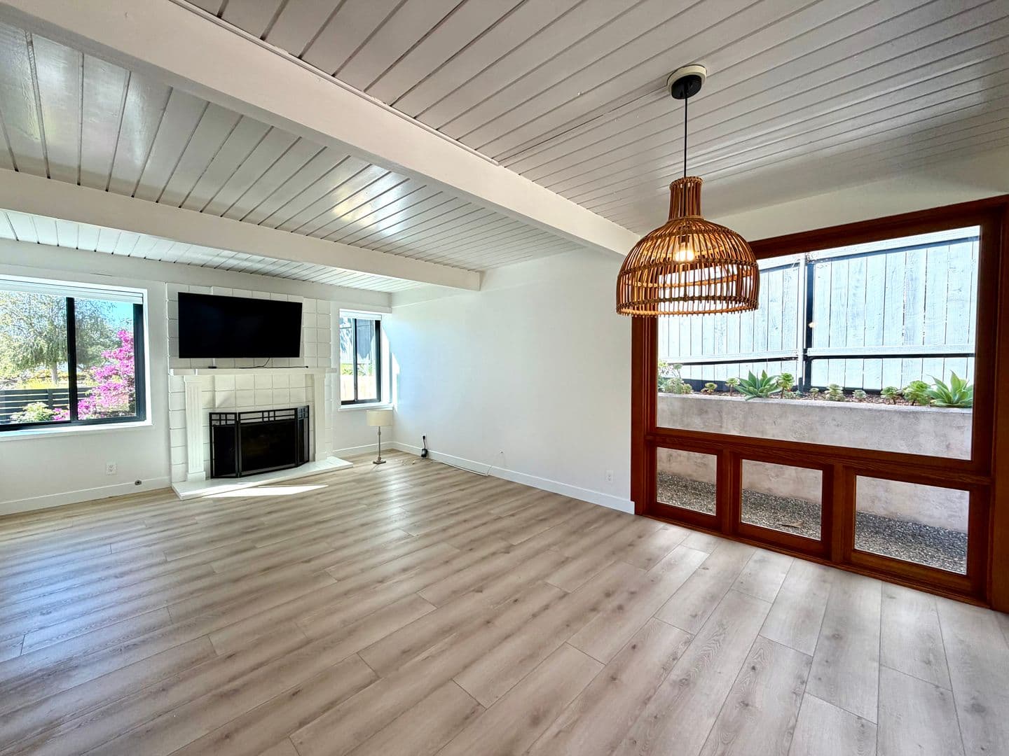 Santa Barbara House: 222 La Jolla Drive