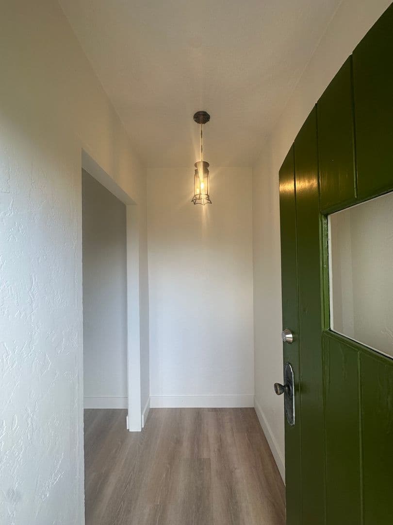 Santa Barbara Apartment: 413-413 1/2 Montgomery