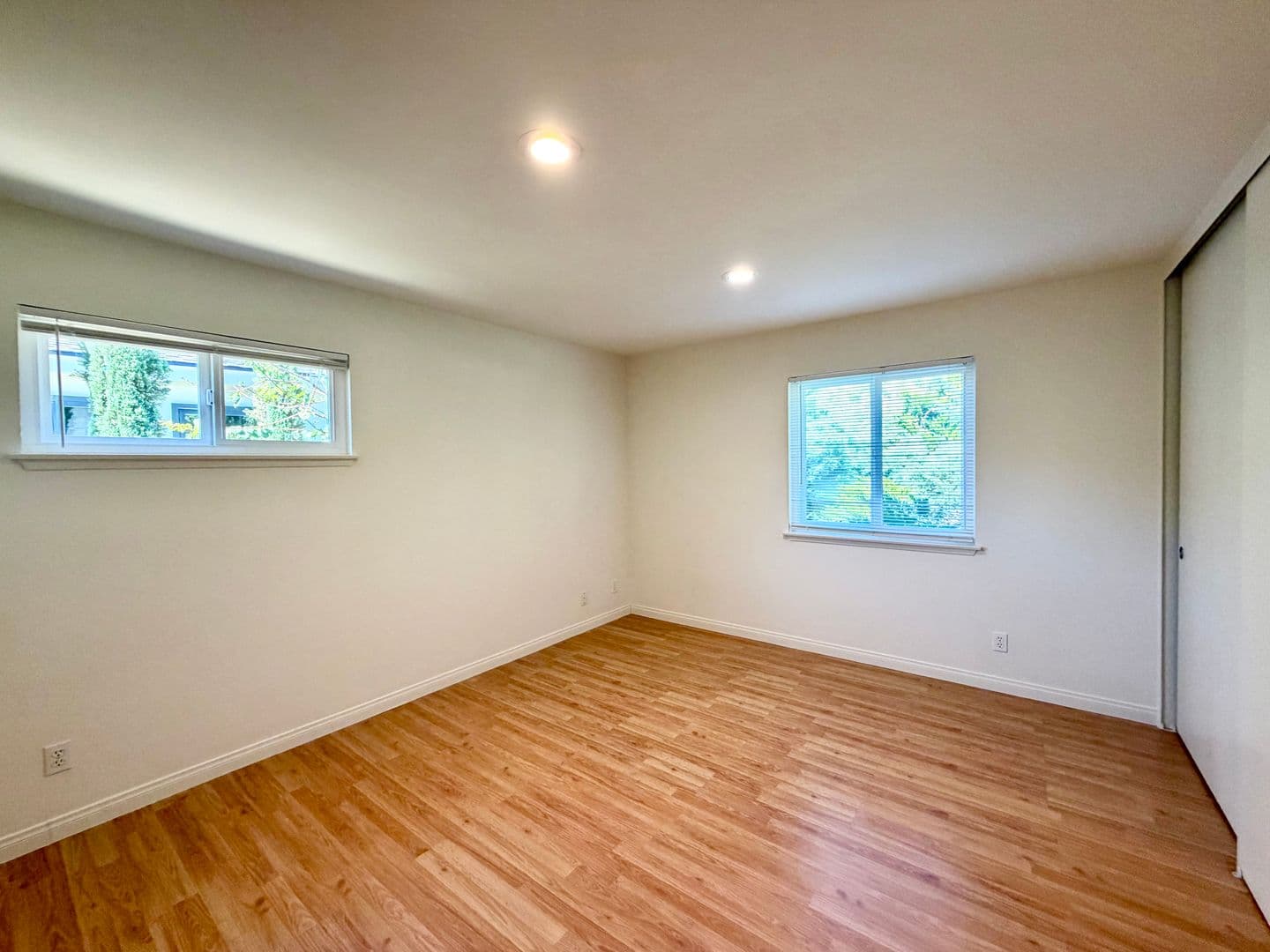 Santa Barbara House: 943 N Patterson Ave