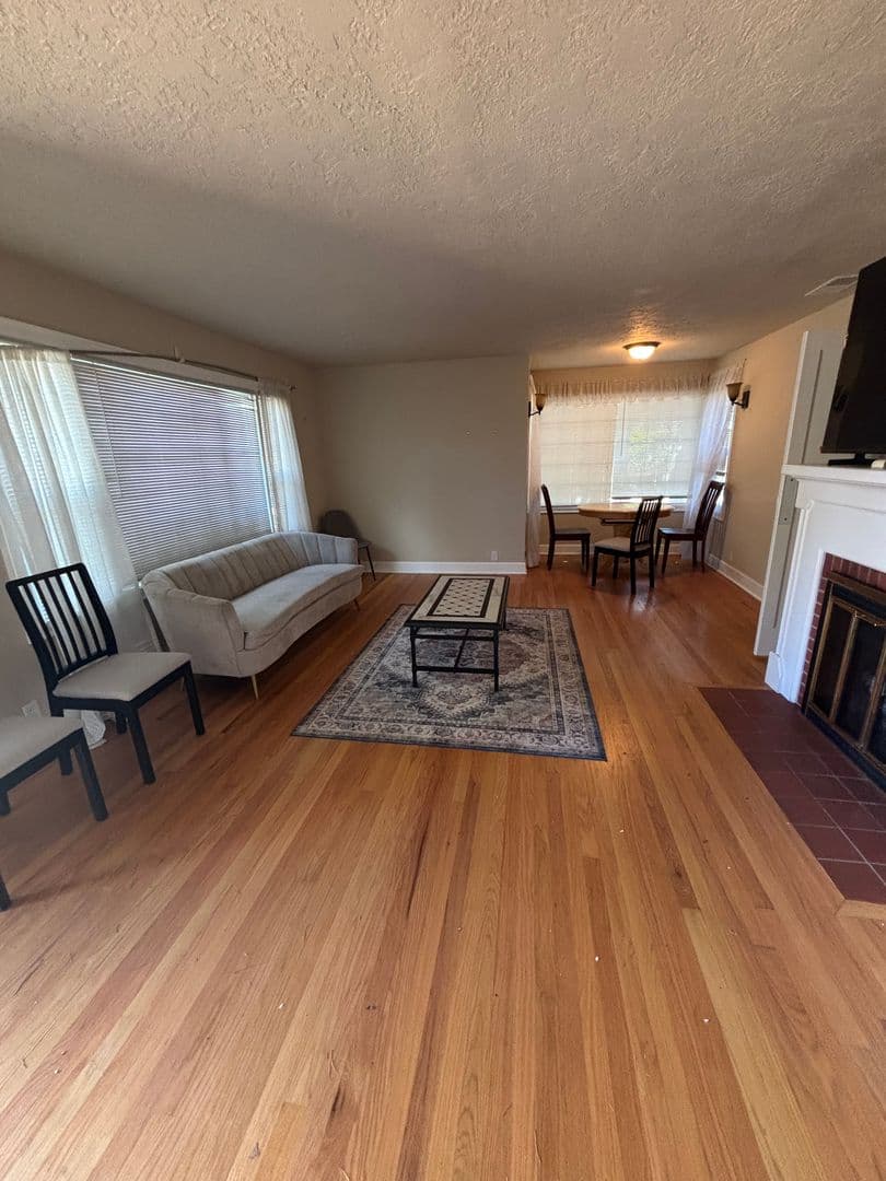 Aloha House: 3325 SW 182nd Ave