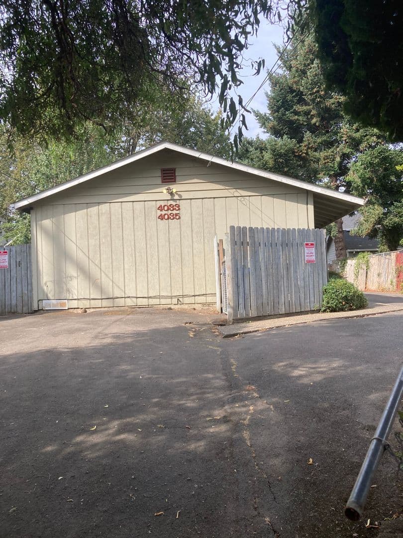 Portland Multiplex: 4033-4035 NE Mallory St