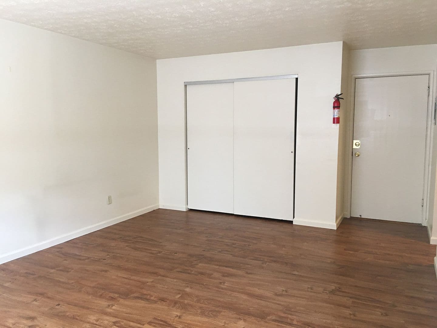 Oxford Apartment: 712 S Poplar Street