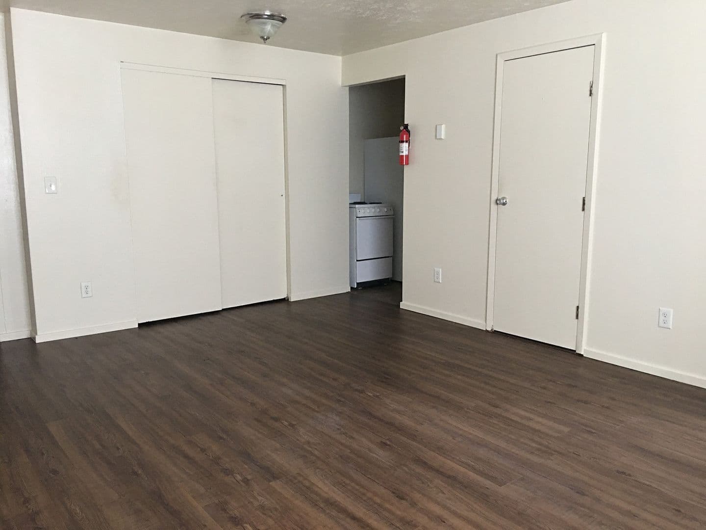 Oxford Apartment: 216 E Sycamore Street