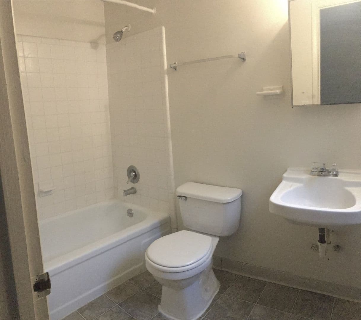 Oxford Apartment: 216 E Sycamore Street