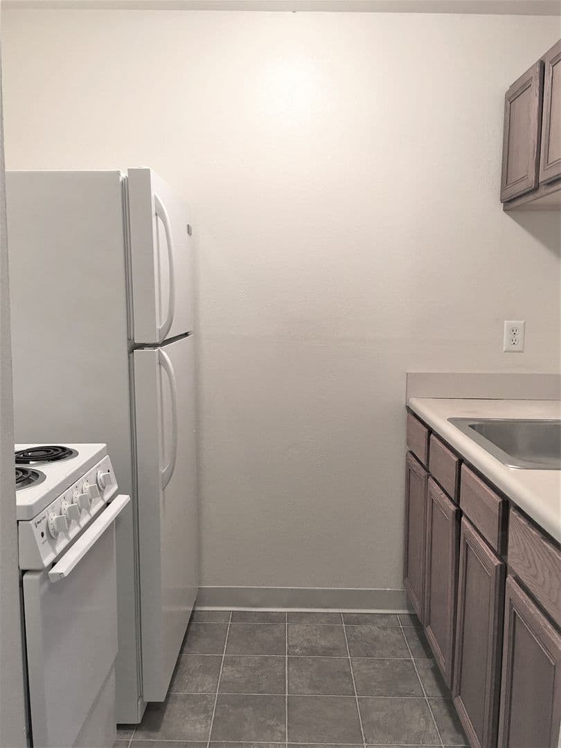 Oxford Apartment: 216 E Sycamore Street