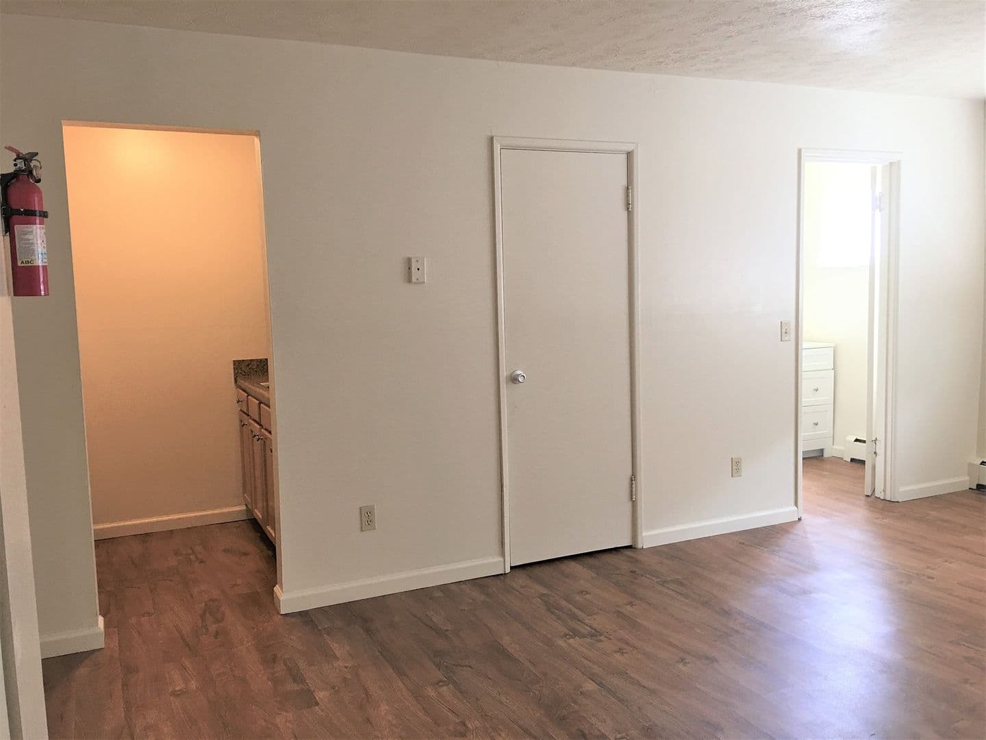Oxford Apartment: 712 S Poplar Street