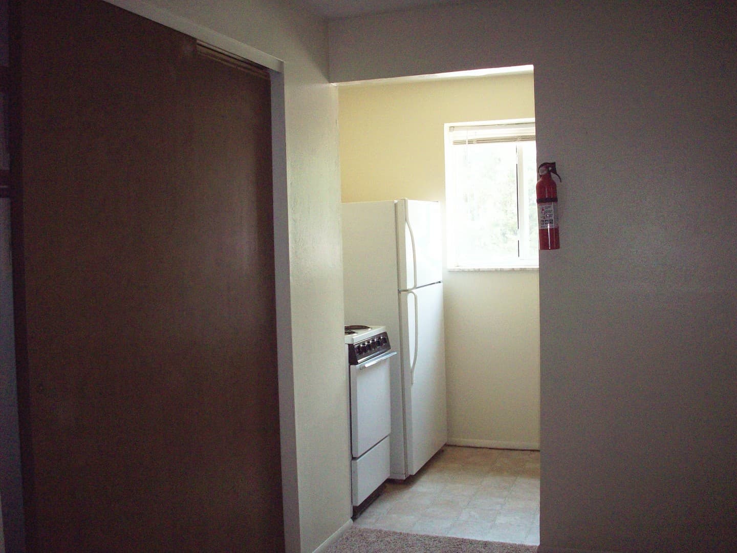 Oxford Apartment: 306 N Main St
