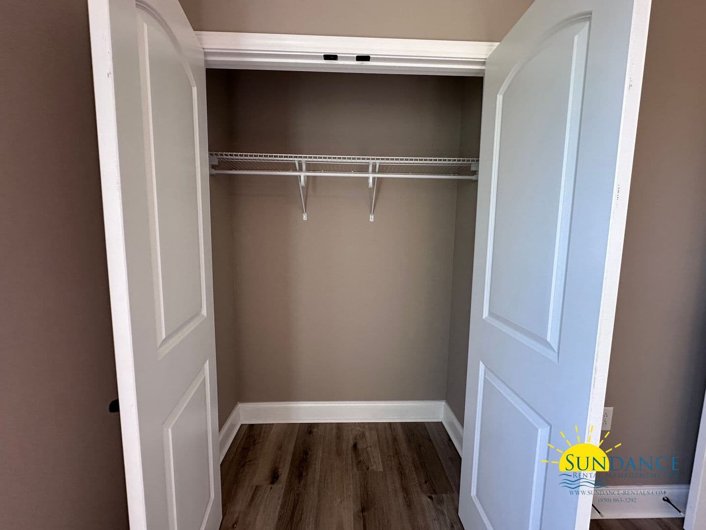 Mary Esther House: 438 Bay Oaks Drive