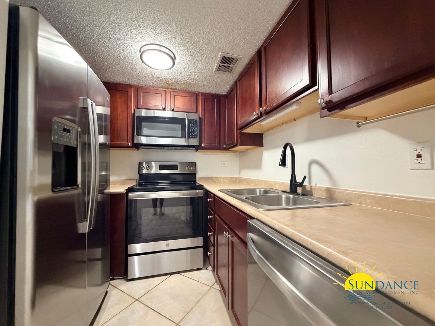 Shalimar Condo: 101 Old Ferry Road