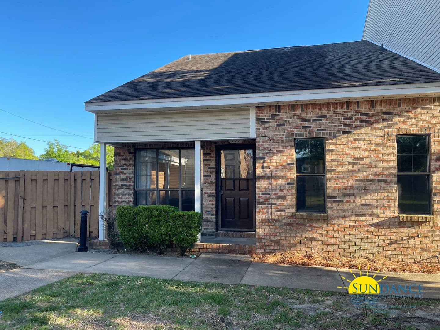 Shalimar Townhome: 133 4th Avenue