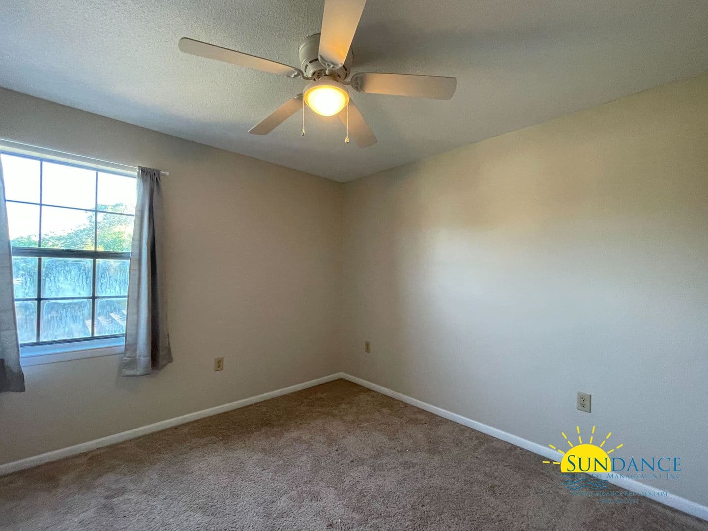 Shalimar Townhome: 133 4th Avenue