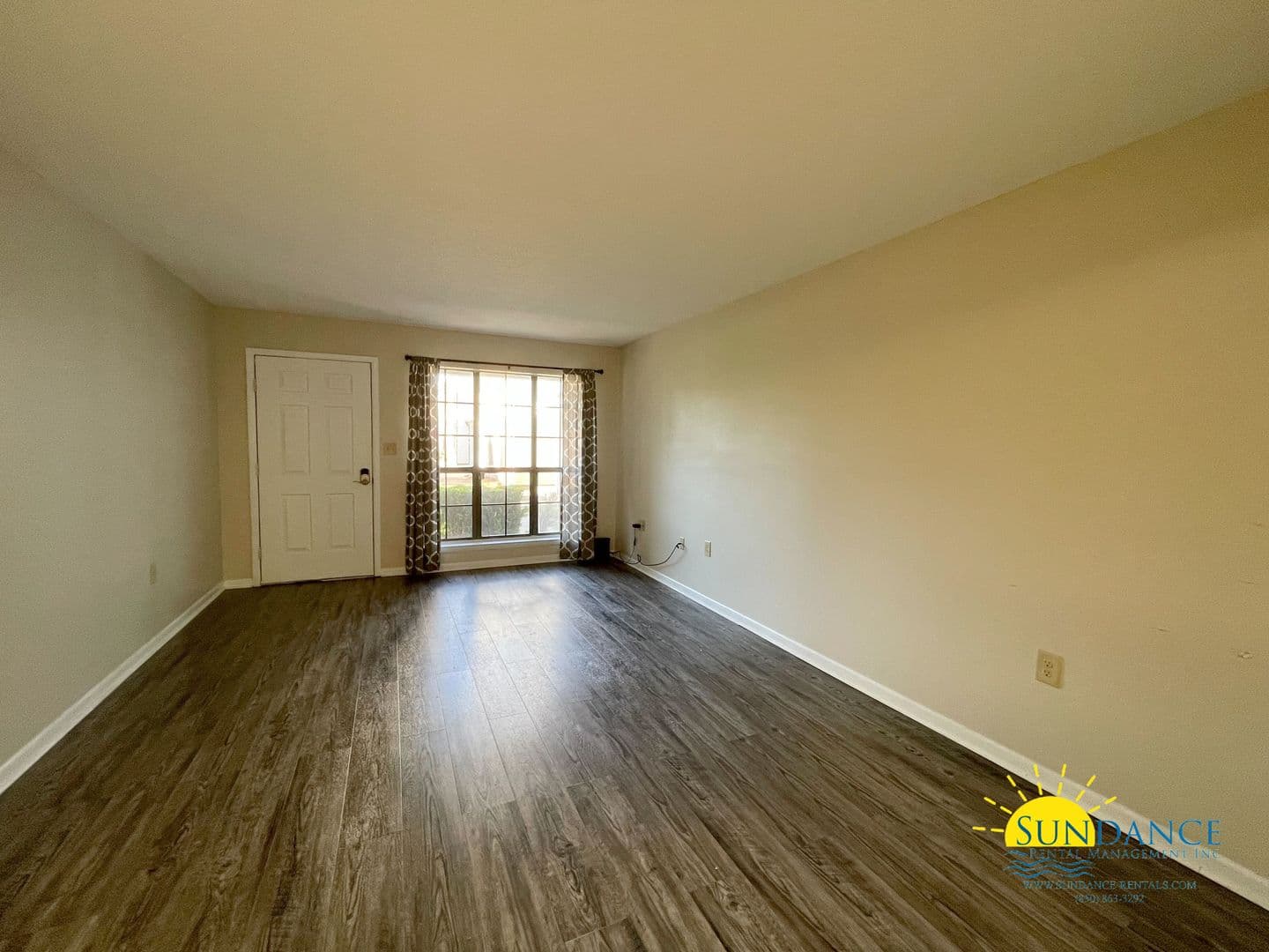 Shalimar Townhome: 133 4th Avenue