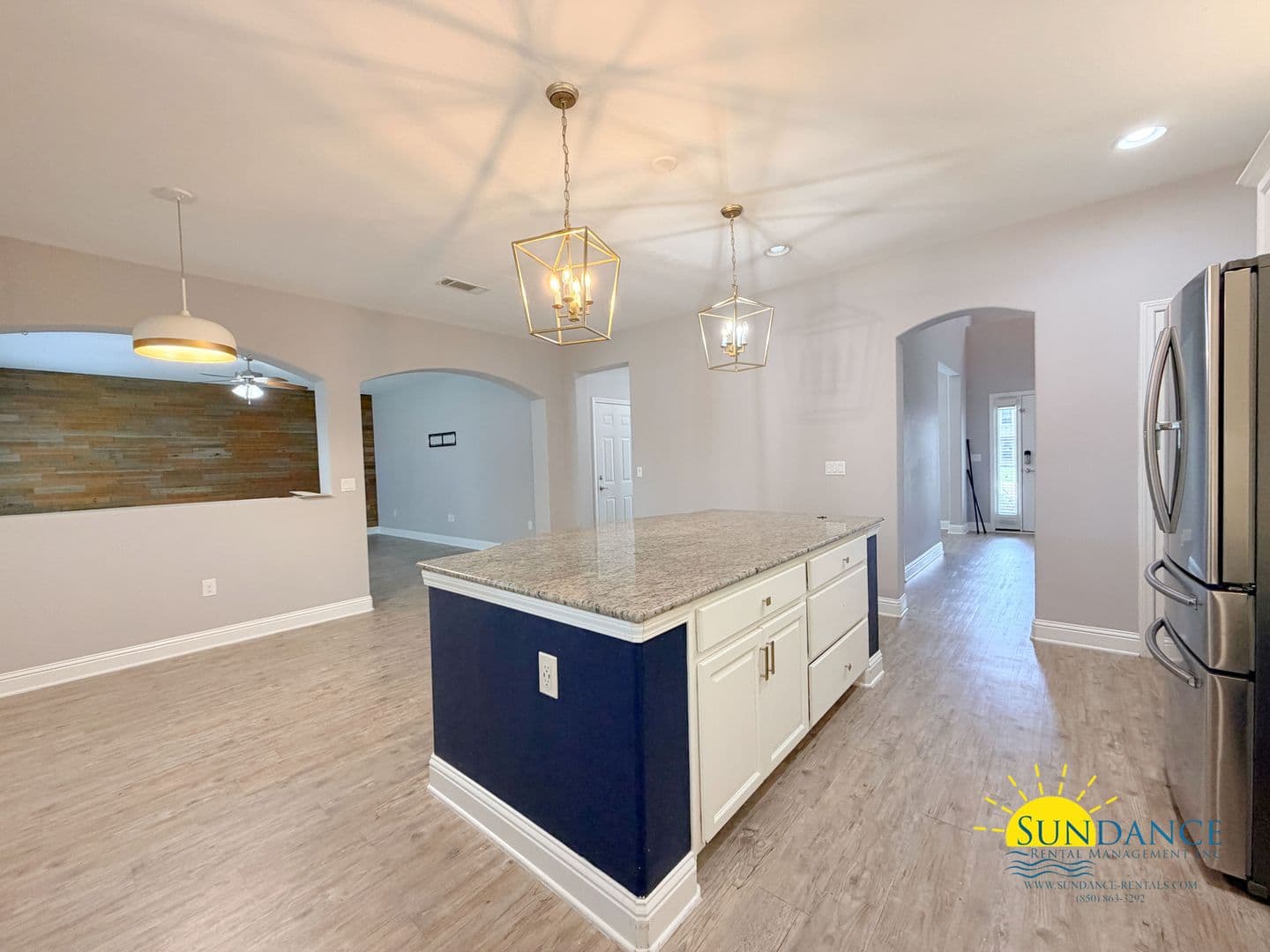 Navarre House: 8565 Holley Hills Circle