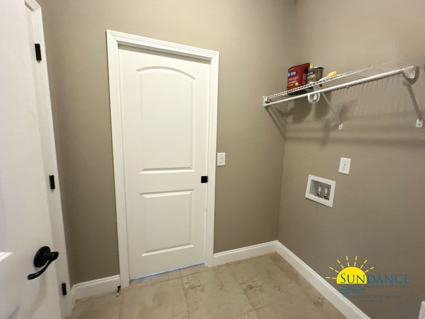 Mary Esther House: 438 Bay Oaks Drive