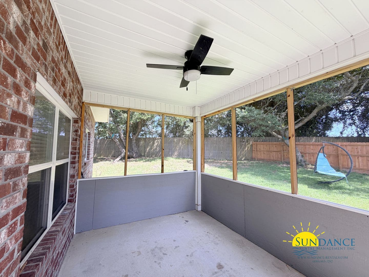 Navarre House: 8565 Holley Hills Circle