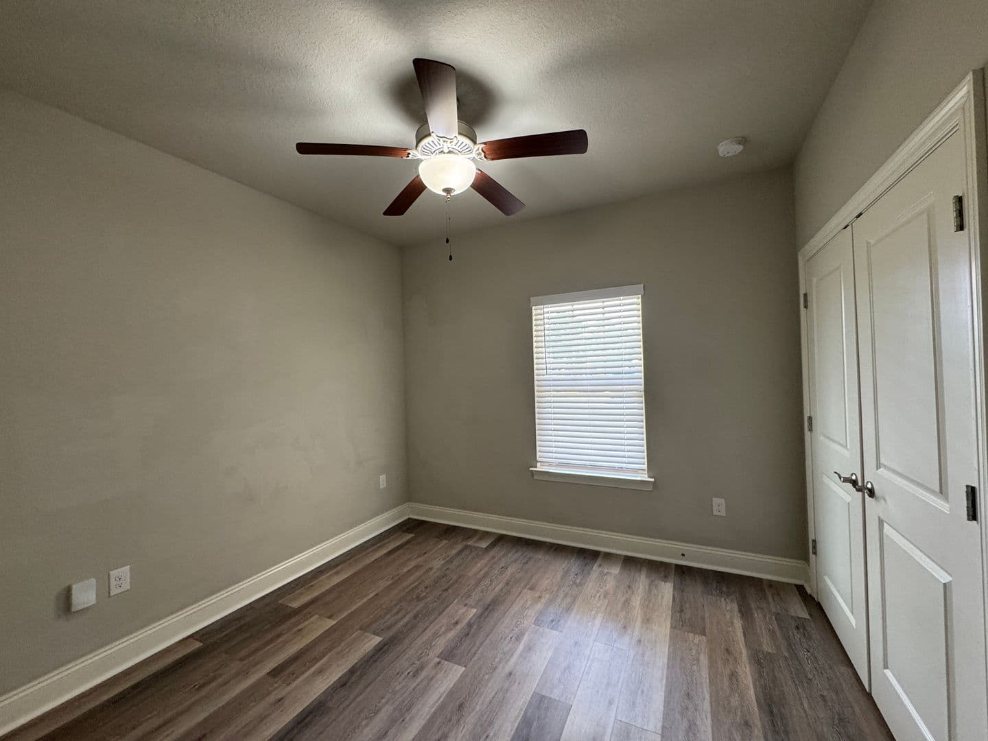 Navarre House: 2369 Belmont Drive