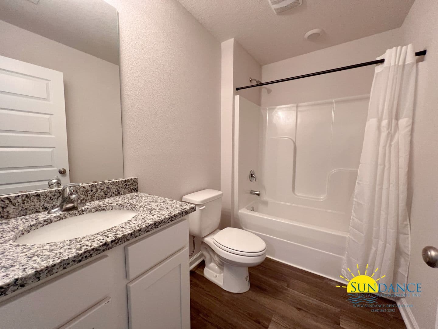 Crestview House: 5374 Wyndell Circle