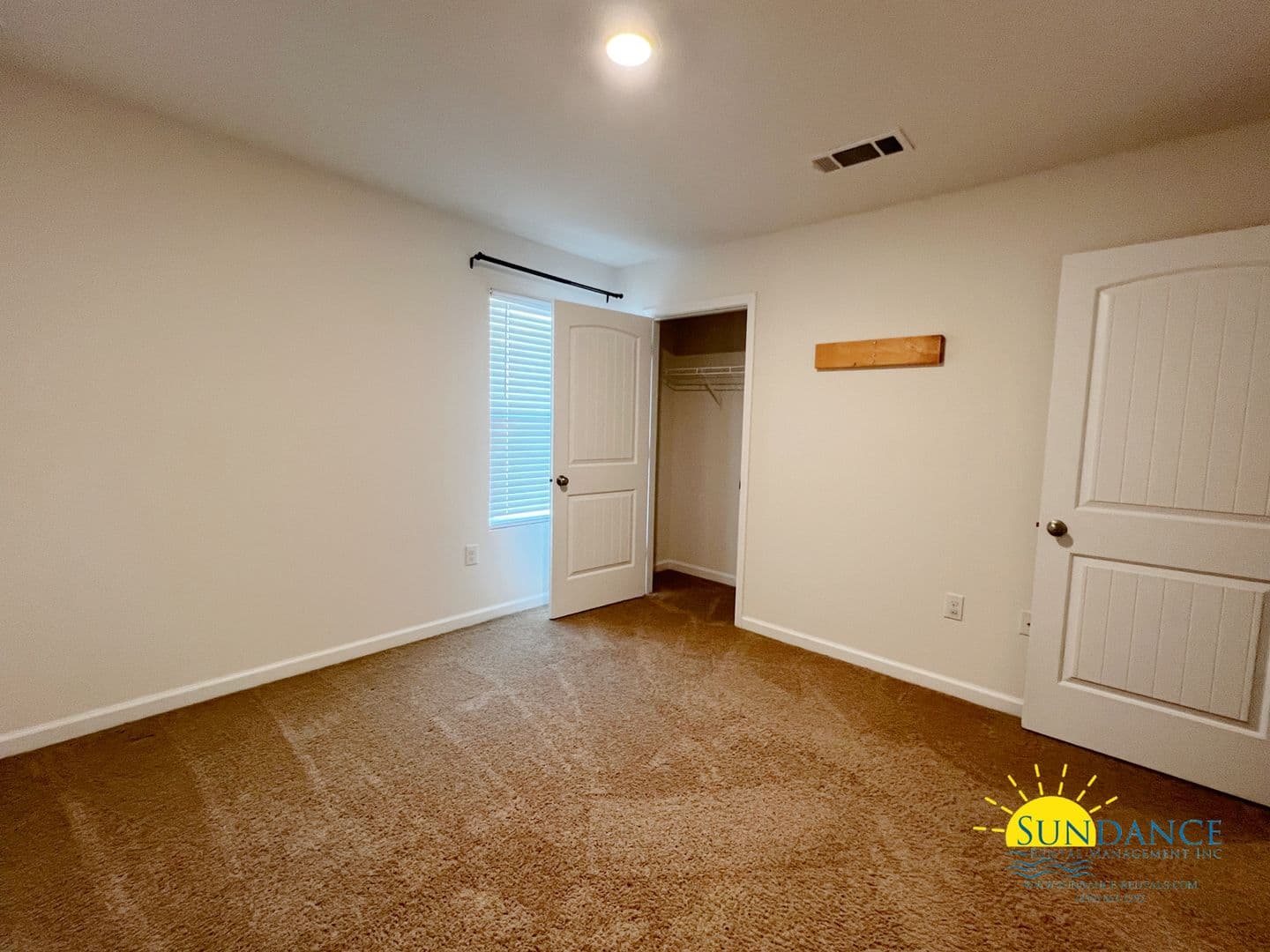 Crestview House: 930 Merganser Way