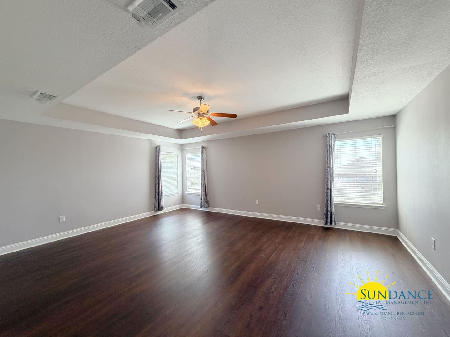 Navarre House: 8565 Holley Hills Circle